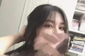 想让眼睛变美却又不知道怎么办？快来看看她怎么做的图片