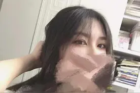 想让眼睛变美却又不知道怎么办？快来看看她怎么做的图片