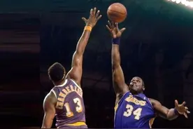 怪兽大对决！奥尼尔和张伯伦谁的天赋更好？15张图片揭示了答案图片