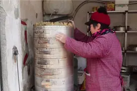 山东大姨做小吃，日入12000元，十里飘香，大半个城的人都来买图片