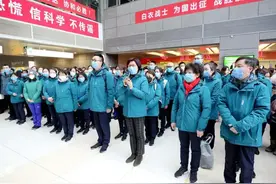 张抒扬：用最柔软的心，暖人；披最坚硬的铠甲，战斗｜致敬“8·19中国医师节”，健康中国 · 你我同行图片