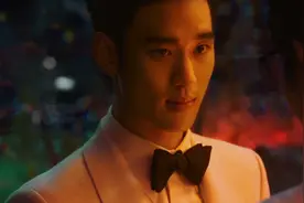如果你遇到一个跟你长的一模一样的人，你会怎么选择？图片