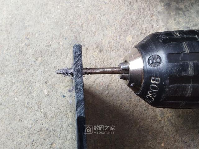 福特嘉年华给后座DIY加装点烟器及USB QC3.0充电接口