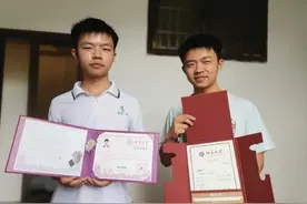 双胞胎兄弟鱼跃龙门考入清北，家庭背景曝光后，寒门教育再成话题图片