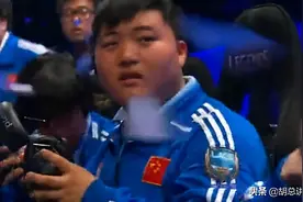 “Uzi，虚空冠军AD！”喷子口中的简自豪和真实的有哪些区别图片