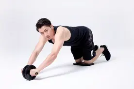 了解什么是健腹轮？健腹轮的好处，健腹轮适用人群，正确使用方法图片