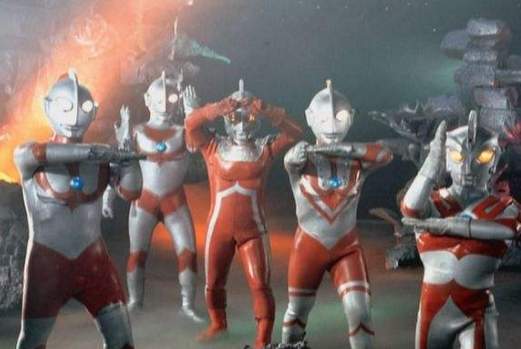 奥特曼：艾斯为何会被称为最变态的奥特曼？看看他经历了什么