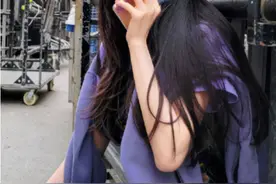 内涵劈叉、内涵打手机，赵丽颖与杨幂延续了10年的4大纠葛图片