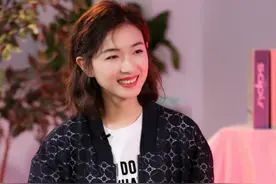 《花漾剧客厅》万茜展现超强推理能力，尹昉八块腹肌惊呆李纯图片