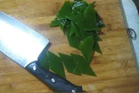 减肥晚餐-海带豆腐汤图片