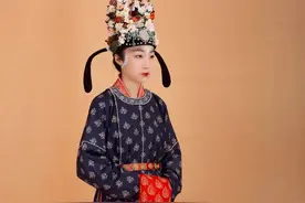 把珍珠贴脸上？珍珠缝满裙褶？大宋贵妇的操作就是这么朴实无华图片