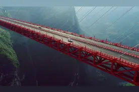 中国超级工程：北盘江大桥耗资10亿有200层楼高，全球最高的大桥图片