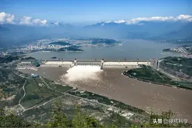 说好的“秒杀”三峡大坝，结果却秒杀自己？印度大坝4秒就决堤图片