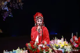 李梅从艺四十周年展演秦腔《再续红梅缘》130万戏迷“云”观看图片