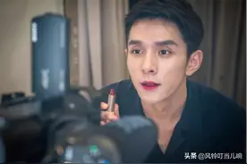 金靖直播不小心露出贴身衣物，一旁李佳琦的反应亮了，难怪会走红图片