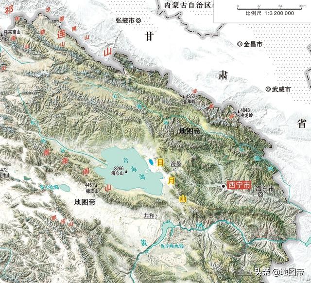 青海湖位于青藏高原的东北部,距青海省会西宁市西北约200公里,呈不