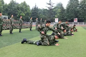 2020军校招生计划公布，只招理科生？报考流程要了解！女生也可报图片