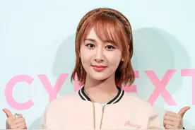杨紫的粉嫩系穿搭乖巧可爱，少女风格驾驭完美图片