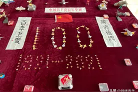 “飞机爷爷”用纸折出“战机编队” 开个展献礼建党百年图片