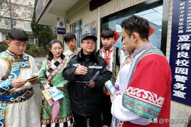【庆祝建党百年 致敬公安英雄】夏清良：26个少数民族大学生的“夏爸爸”图片