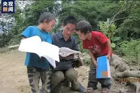 13年前住猪圈、背疯母亲千里上学爆红全网，如今他做出这个决定图片