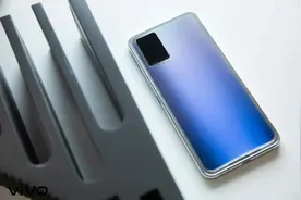 Vivo发布手机后壳智能变色过程视频：非量产产品图片