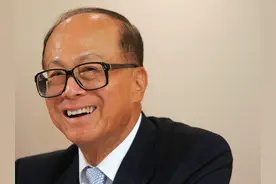 她是李嘉诚孙女，24岁身家700亿，李嘉诚用一生努力成就了她图片