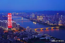 从303米高空看柳州，百里柳江美如画，“天然大盆景”秀色可餐图片