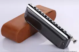 老裴音乐“口琴吹奏教程”教会你吹口琴，带你走进口琴音乐世界图片