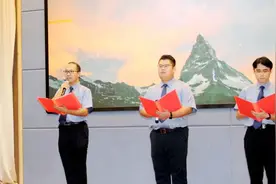 诵读红色经典作品展播——《爱祖国 感党恩 听党话 跟党走》图片