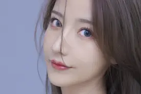 小说：她的小脸也浮现羞人的绯红图片