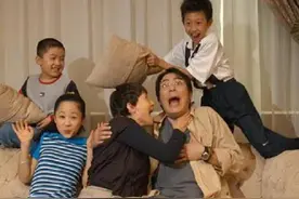 盘点《家有儿女》的穿帮镜头，多年后才发现，网友：笑出猪叫声图片