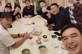 67岁钟镇涛，上海家中私人聚会，网友：香港明星都来内地安家了图片