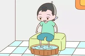 幼儿能不能泡脚？冬天带娃六大误区，为娃好实则在“坑娃”图片