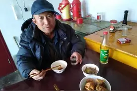 村民为何羡慕低保户？每月多少钱？新标准再涨，网友也慕了图片