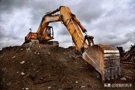 挖掘机禁止操作(1)：这四种做法很伤挖斗图片