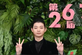 陈露深爱九年被无情抛弃，初恋男友依然痴痴等她图片