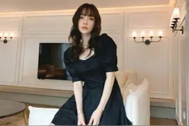 李小璐网店疑抄袭！被曝图案和某品牌如复制粘贴，价格还比原版贵图片