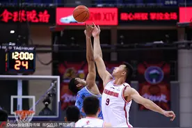 广东队3分险胜北京队 历史上第15次杀入总决赛图片