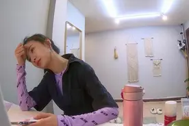《喜欢你我也是》王执臣突然送韩萌礼物，韩萌要退出？不想她离开图片
