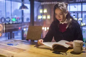 男人式的高明：孝顺父母意味着踩踏老婆图片