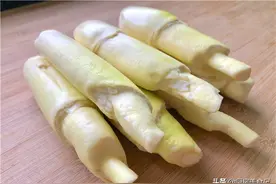 茭白到底要不要焯水？很多人都做错，教你饭店里的做法，好吃下饭图片