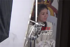 独家：李娜录节目打扮淑雅 老公孩子耐心等到天黑图片