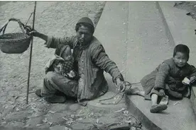 旧广州乞丐头子：靠拳头成为帮主，住豪宅养奴婢，身边妻妾成群图片