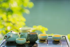一个58岁女人的感慨：退休后，与弟弟住对门，是我做得最错的决定图片