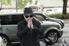 刘真灵堂最后一天：母亲再次哭到晕倒，不忍看到女儿将被火化图片