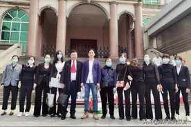 广东一男子托人向暗恋女子表白遭她拒绝，他竟杀害所托同伴，庭审翻供，死者家人索赔280万精神损失费图片
