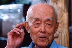 男人50岁后眉毛变长，意味着什么呢？听听医生怎么说，涨知识了图片