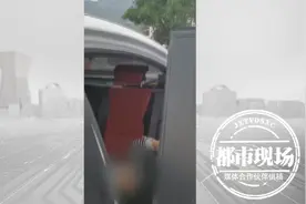 紧急！二胎妈妈半路上生产，婴儿脐带绕颈、面色青紫图片