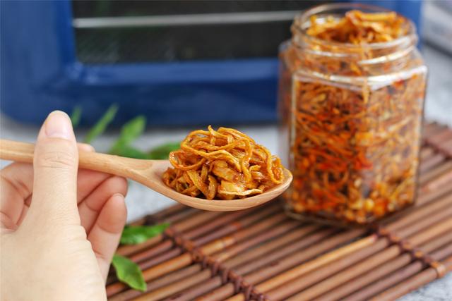 青木瓜变“米饭杀手”，香辣下饭，嘎嘣脆，有了它，米饭不够吃